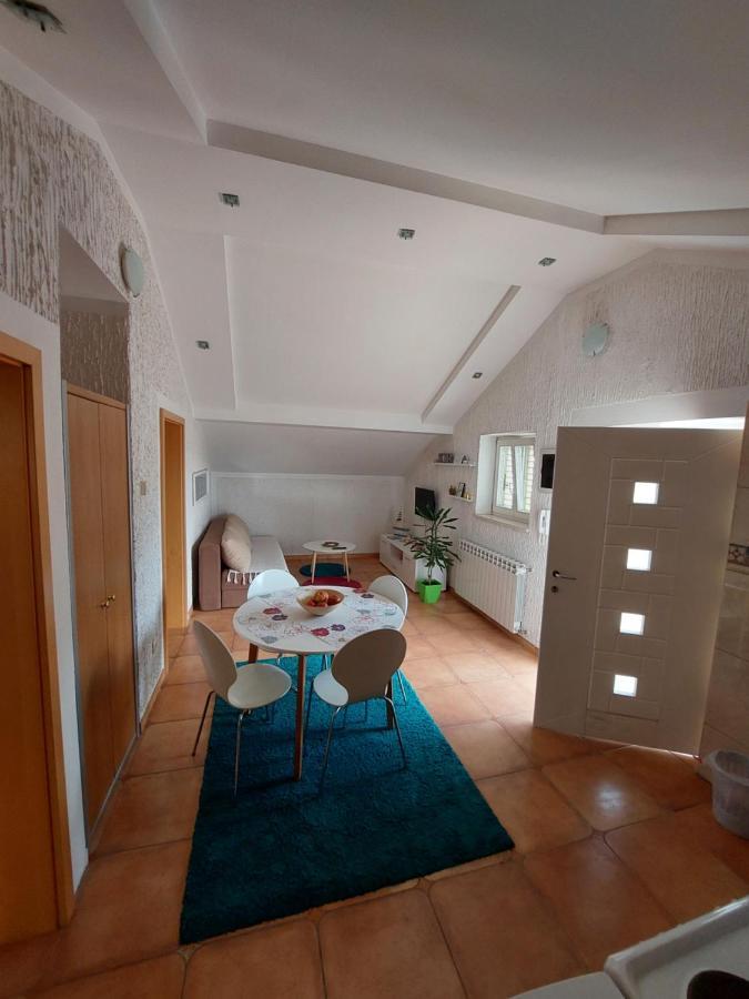 Apartman Kovac Apartment เทรบินเย ภายนอก รูปภาพ