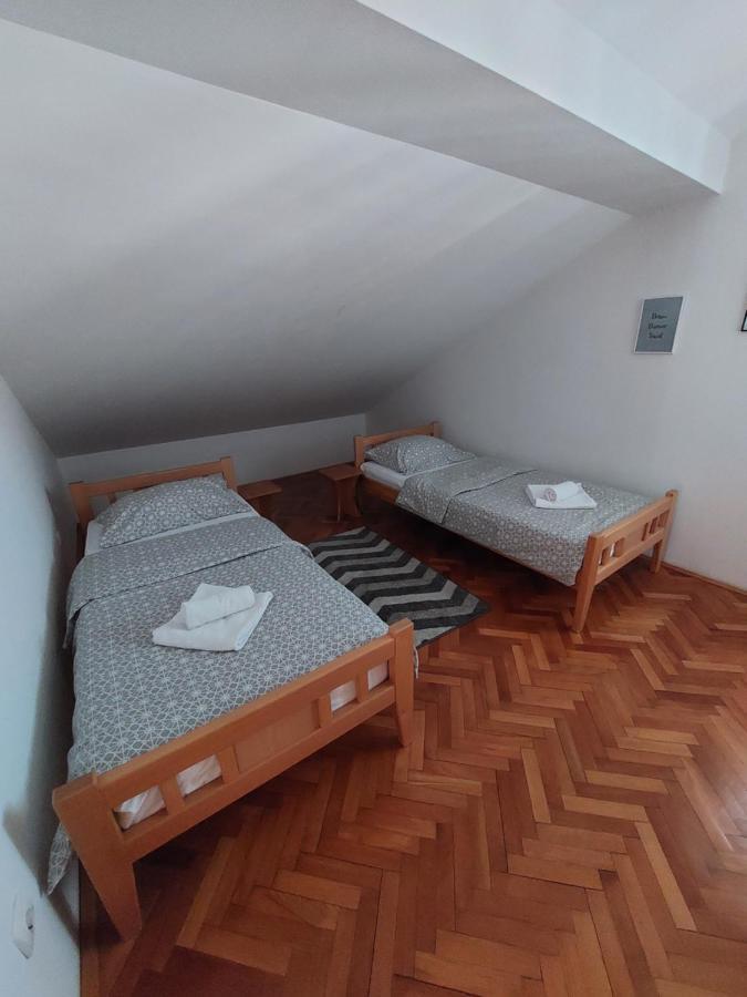 Apartman Kovac Apartment เทรบินเย ภายนอก รูปภาพ