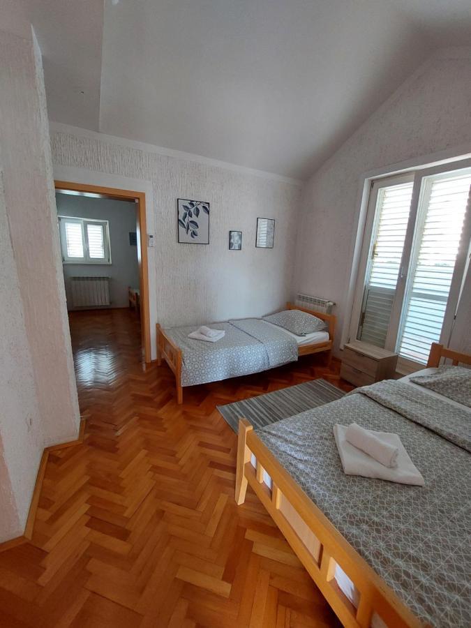 Apartman Kovac Apartment เทรบินเย ภายนอก รูปภาพ