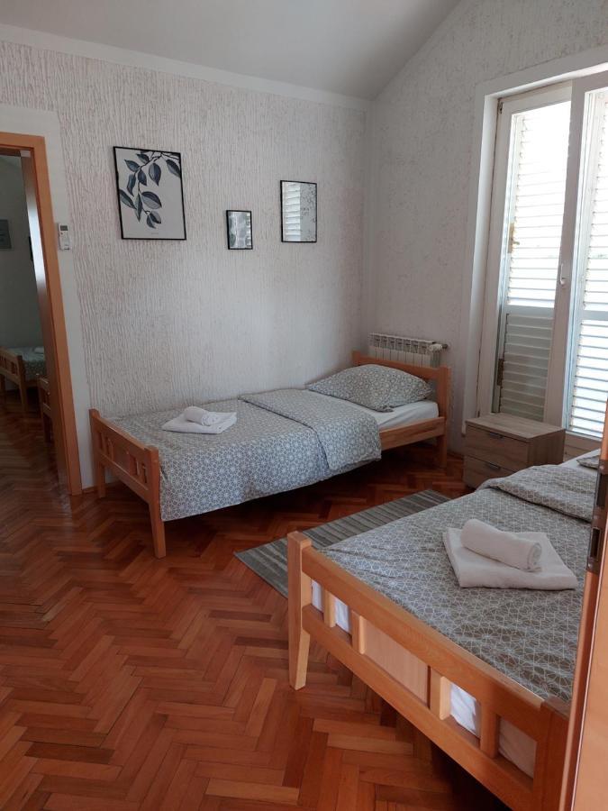 Apartman Kovac Apartment เทรบินเย ภายนอก รูปภาพ