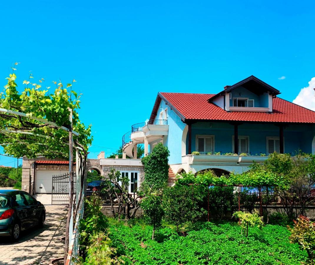 Apartman Kovac Apartment เทรบินเย ภายนอก รูปภาพ